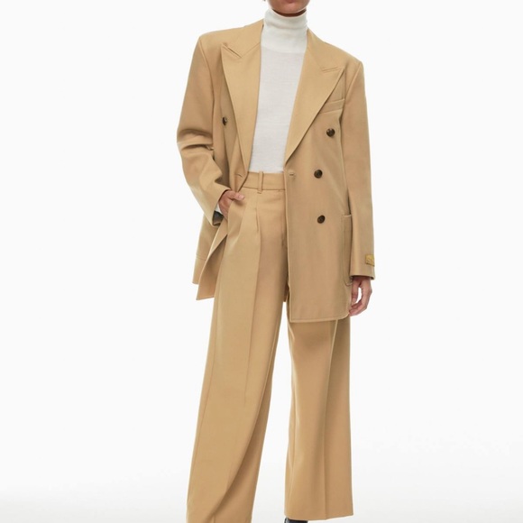 Allegro Blazer
Double-breasted relaxed twill blazer - Picture 13 of 16